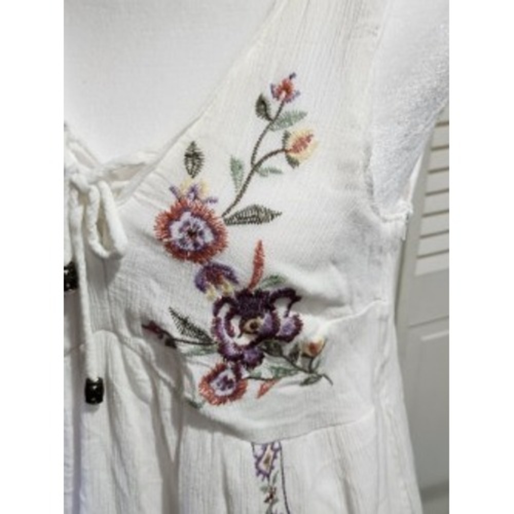 Xhilaration White Floral Embroidered Sundress Dress  Medium - Picture 3 of 7